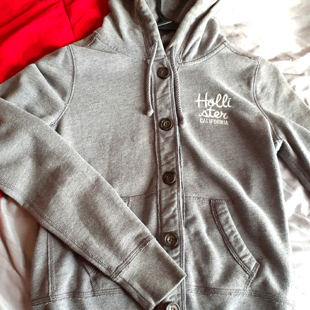 Hollister sweater